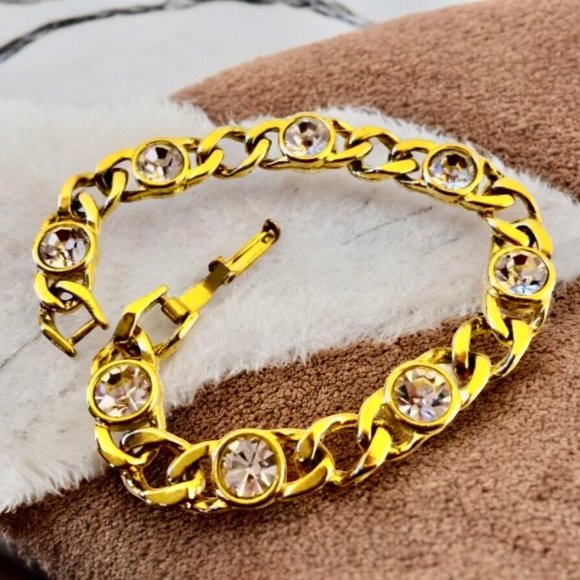 Vintage Gilt Metal Bracelet With Brilliant Faceted Rhinestones Made in USA - Picture 11 of 12